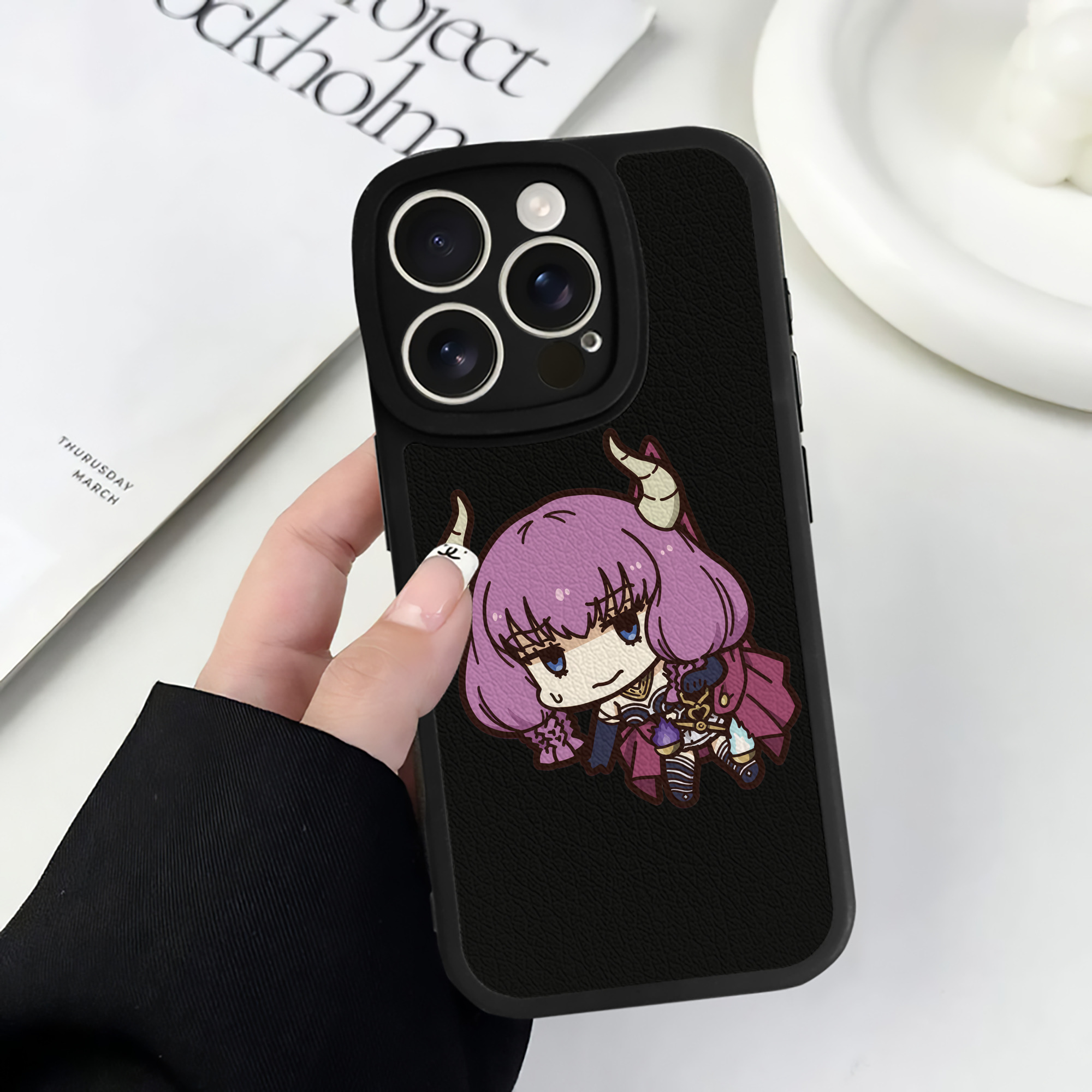 （画像用） 葬送のフリーレン Frieren 【iPhone 16シリーズ対応】シリコンスマホケース（レザー調） 材質：シリコン